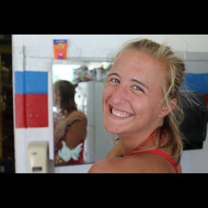 Meet your Posher, Abigail